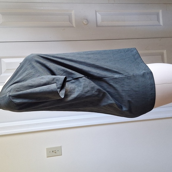 3/$20 Under Armour Army Green T-shirt, Size Large - Picture 3 of 7